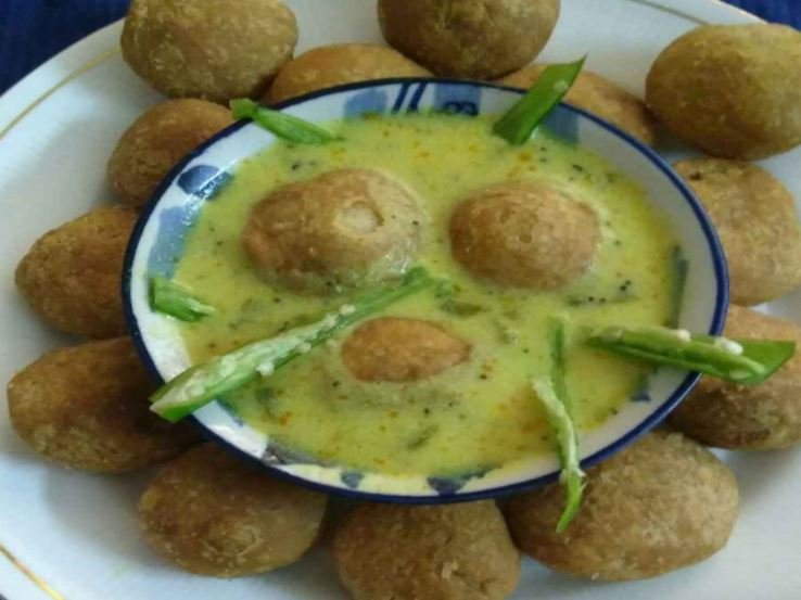 Kadhi Kachori